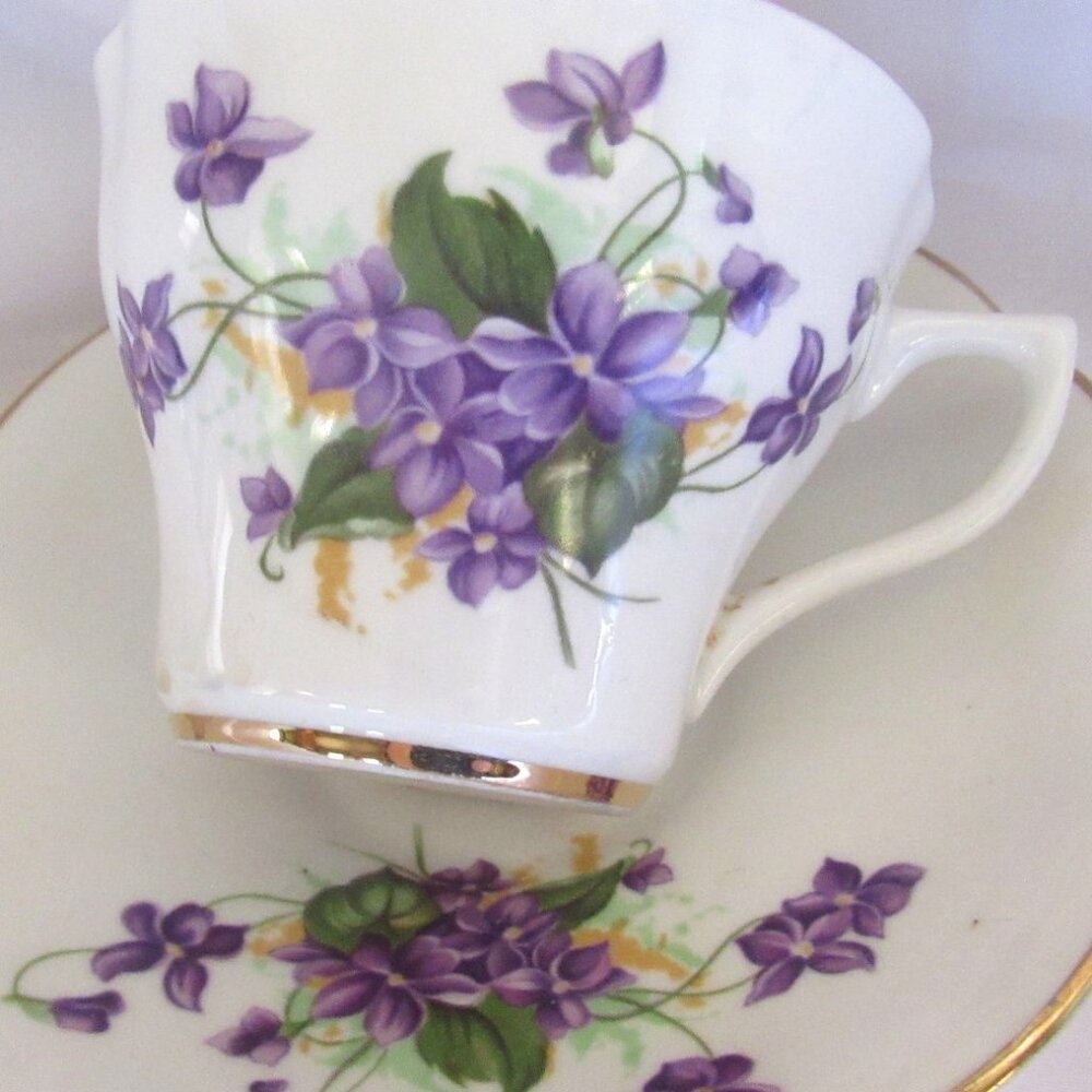 Clare English Bone China Tea Cup and Saucer Vivacious Violets, Gold Gilt    H223